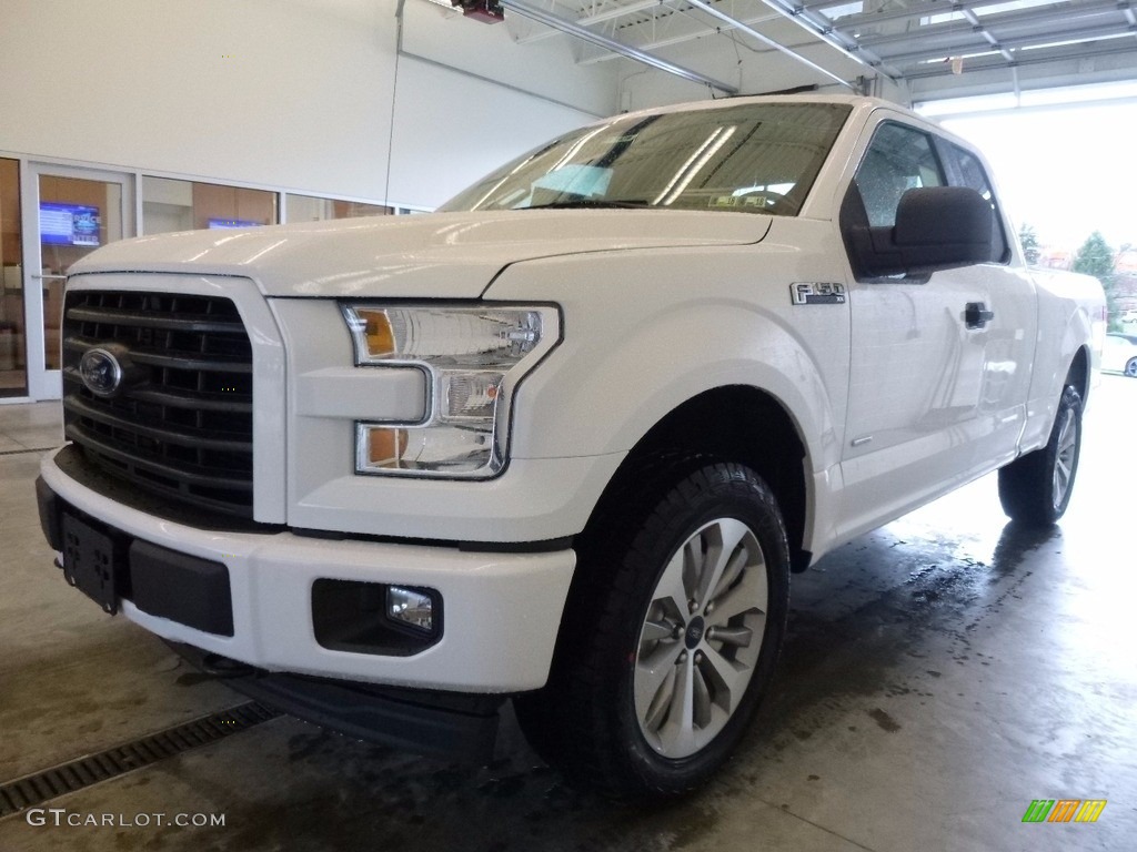 2017 F150 XL SuperCab 4x4 - Oxford White / Black photo #4