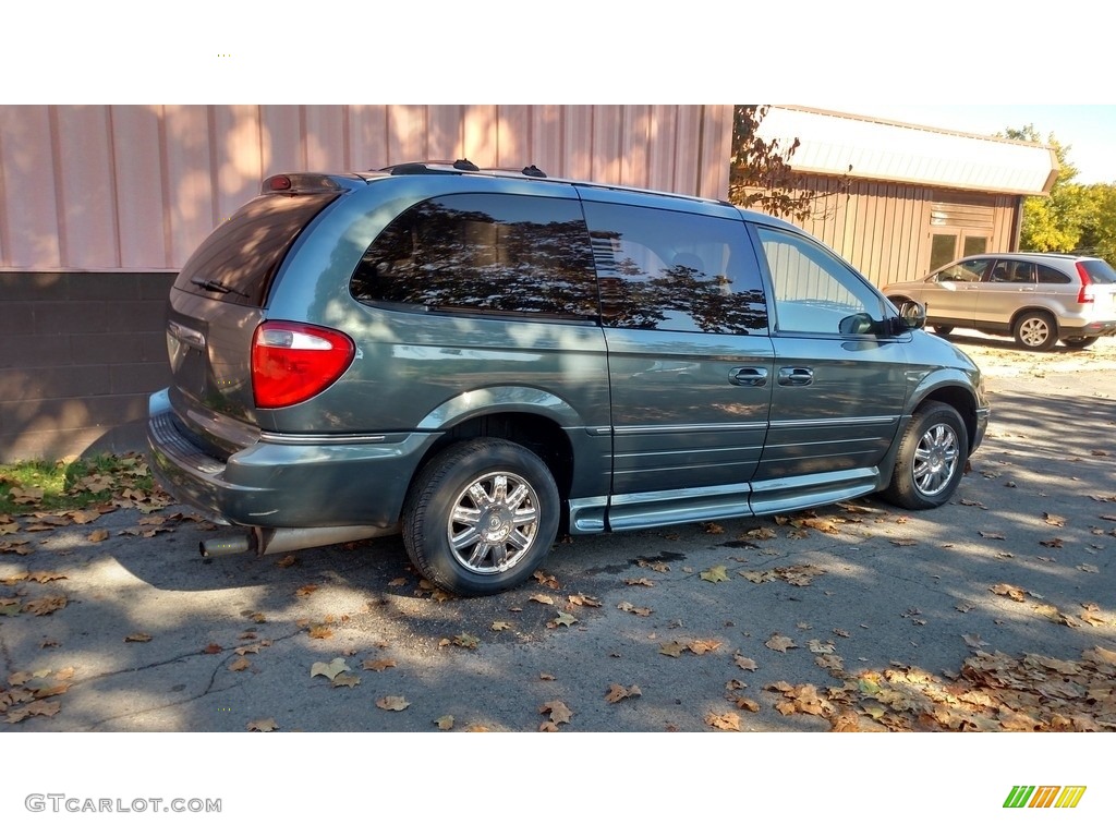 2006 Town & Country Limited - Magnesium Pearl / Medium Slate Gray photo #7
