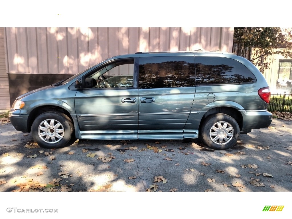 2006 Town & Country Limited - Magnesium Pearl / Medium Slate Gray photo #13