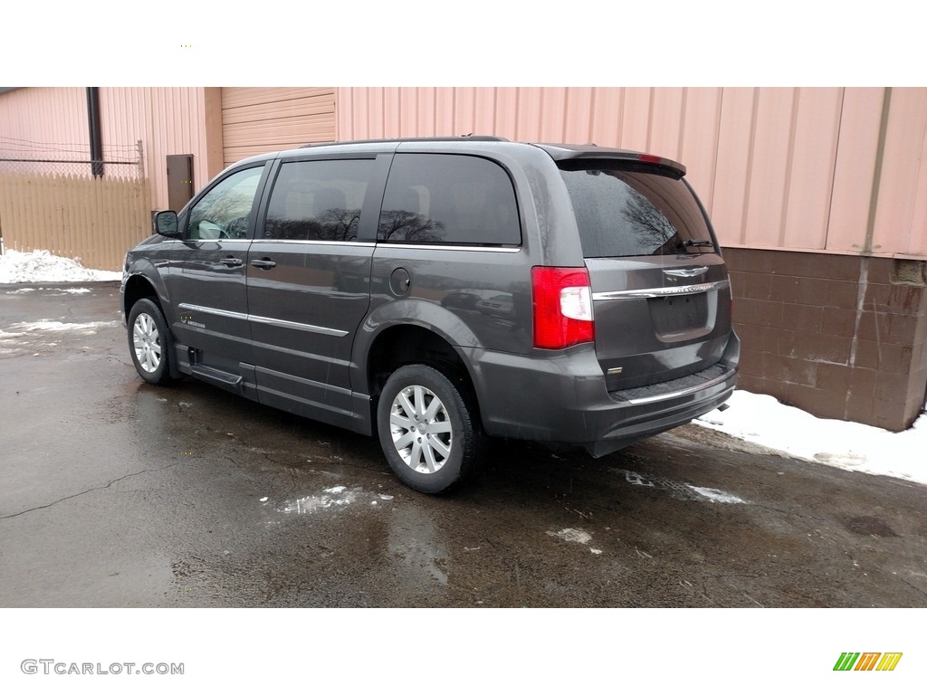 2016 Town & Country Touring - Granite Crystal Metallic / Black/Light Graystone photo #11