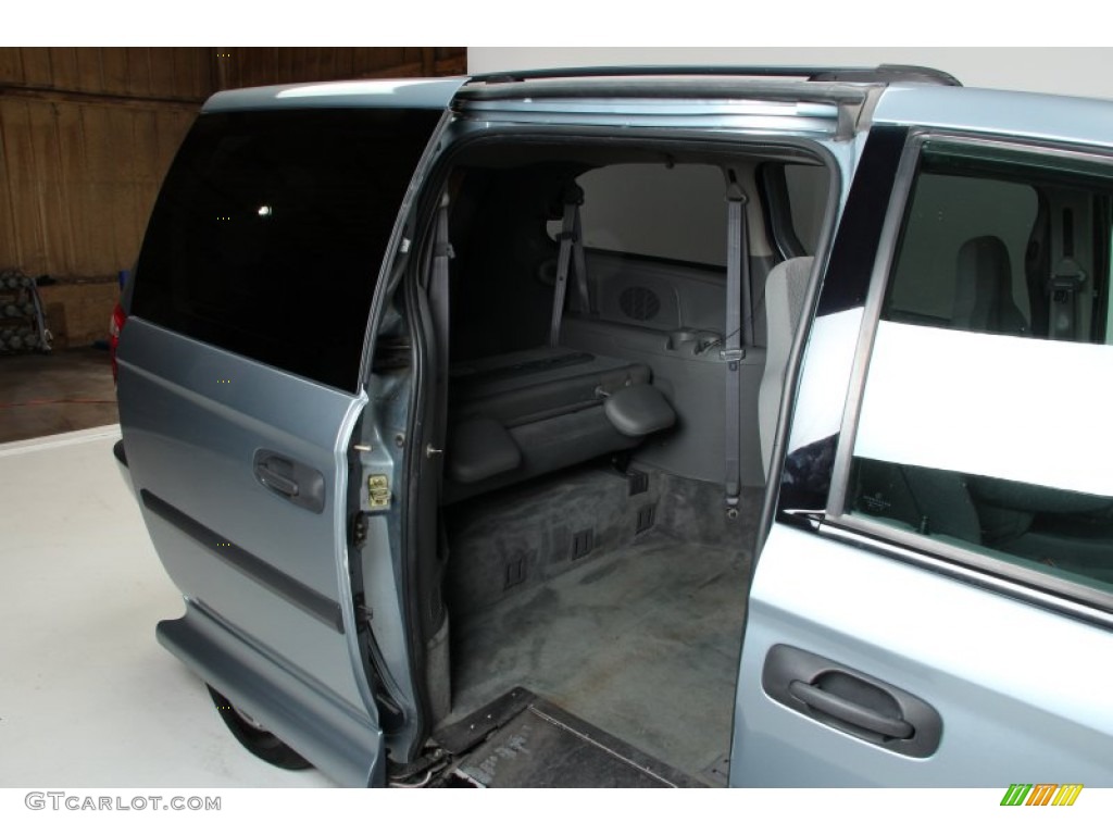 2005 Grand Caravan SE - Butane Blue Pearl / Medium Slate Gray photo #11