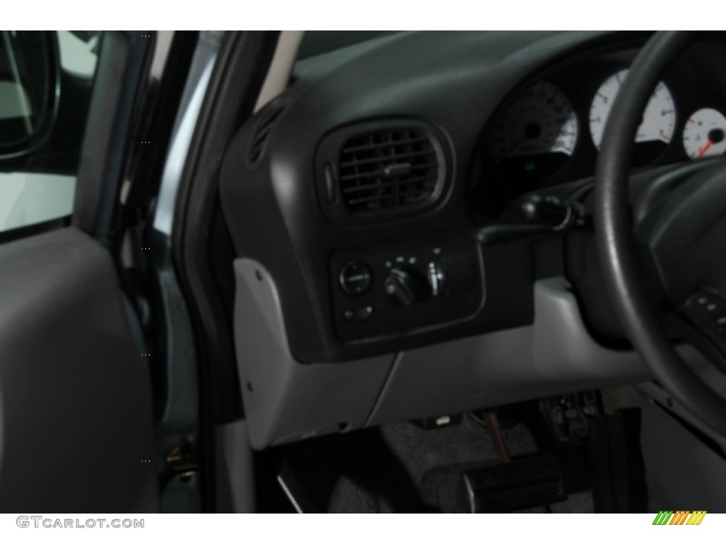 2005 Grand Caravan SE - Butane Blue Pearl / Medium Slate Gray photo #18
