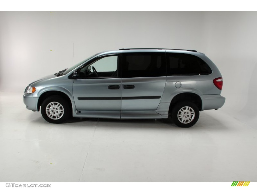 2005 Grand Caravan SE - Butane Blue Pearl / Medium Slate Gray photo #43