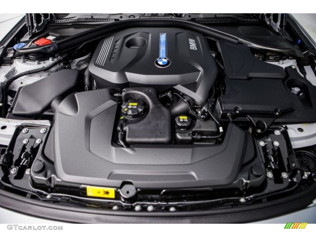 2017 BMW 3 Series 330e iPerfomance Sedan Engine Photos