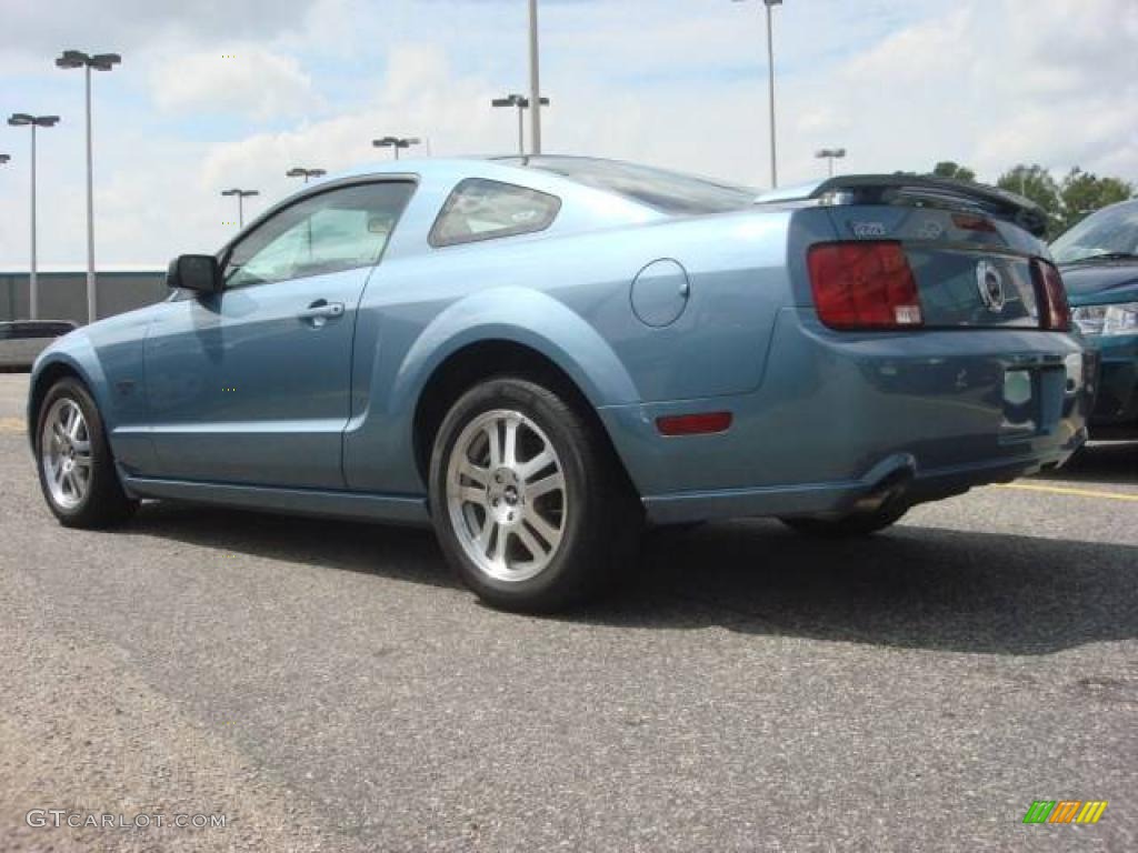 2006 Mustang GT Premium Coupe - Windveil Blue Metallic / Light Parchment photo #3