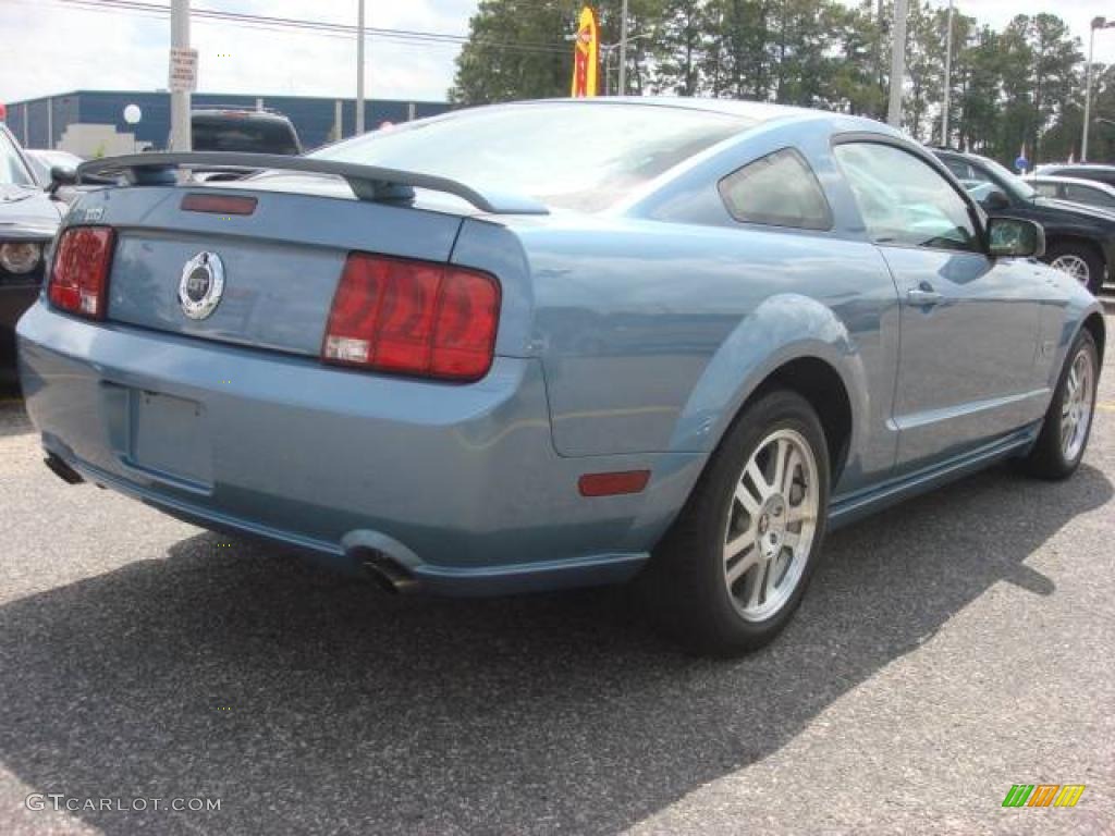 2006 Mustang GT Premium Coupe - Windveil Blue Metallic / Light Parchment photo #5
