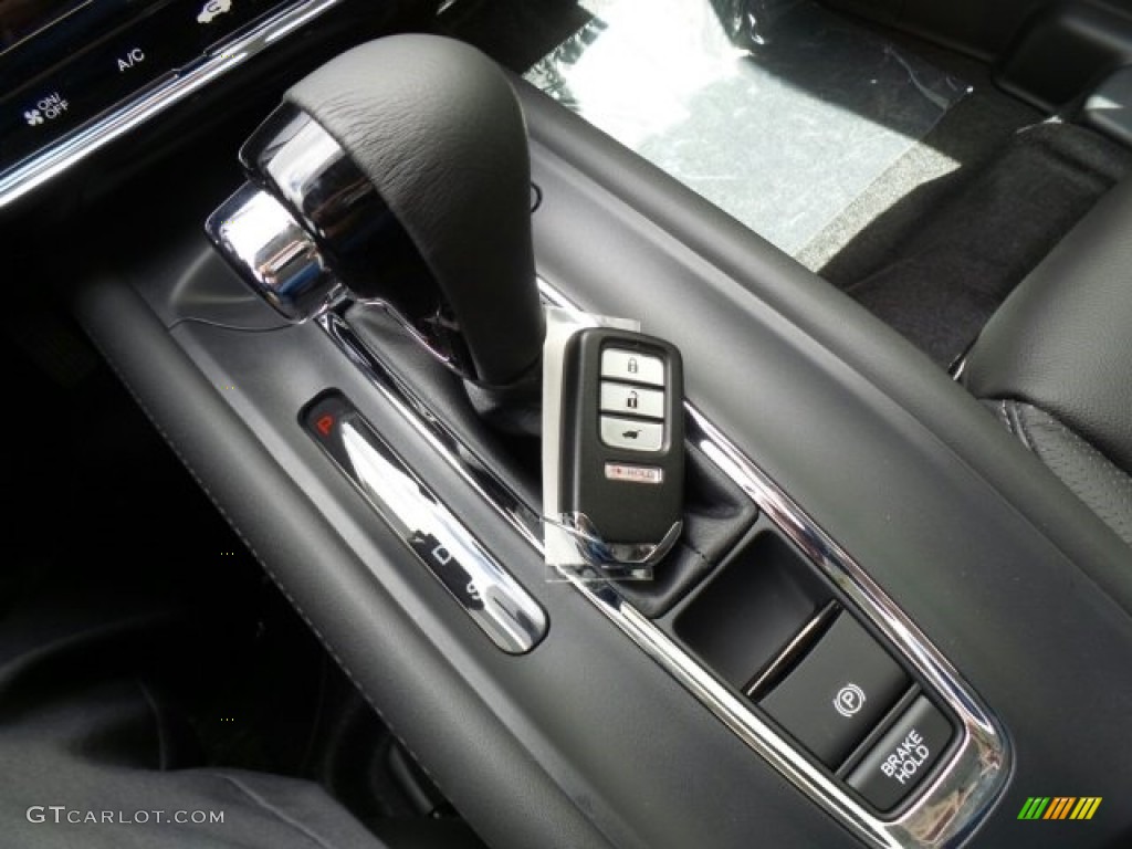 2017 Honda HR-V EX-L AWD Transmission Photos