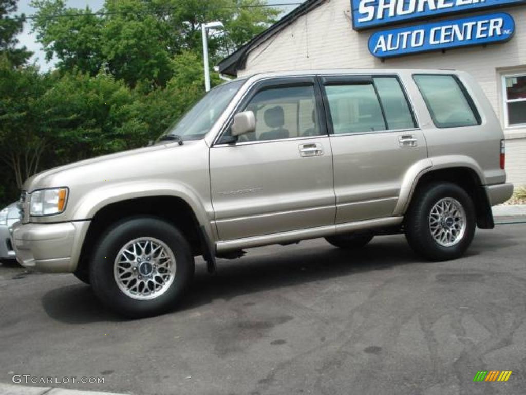 2002 Trooper LS 4x4 - Satin Gold / Beige photo #2