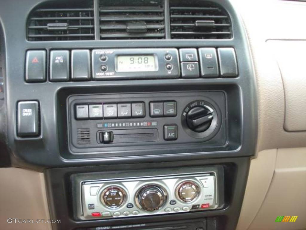 2002 Trooper LS 4x4 - Satin Gold / Beige photo #14