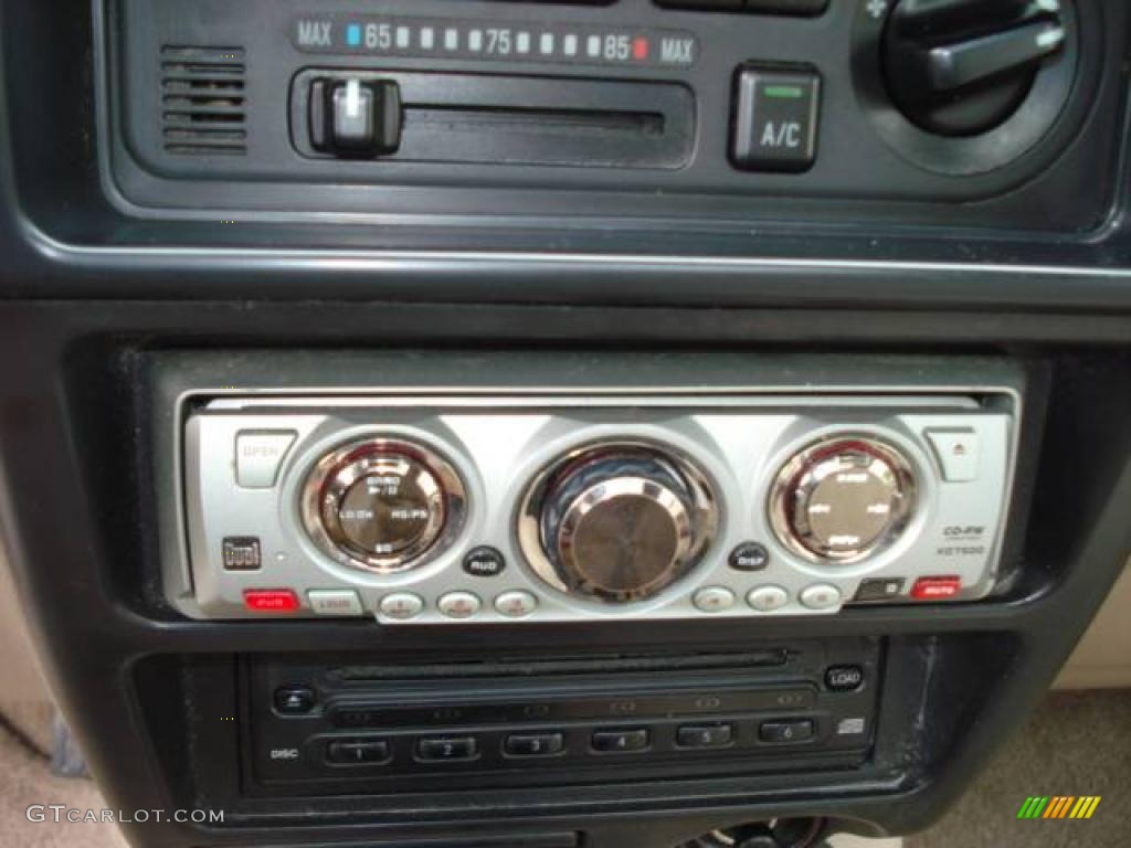 2002 Trooper LS 4x4 - Satin Gold / Beige photo #15