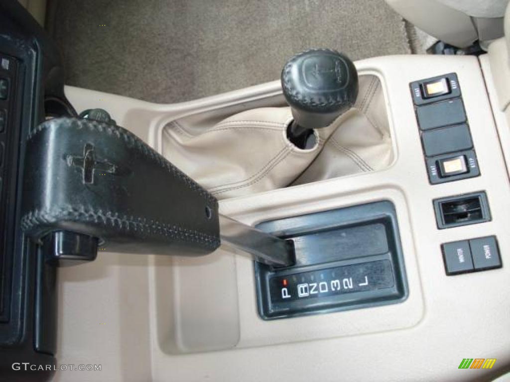 2002 Trooper LS 4x4 - Satin Gold / Beige photo #18