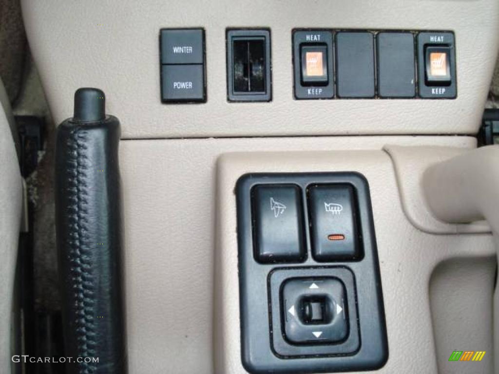 2002 Trooper LS 4x4 - Satin Gold / Beige photo #21