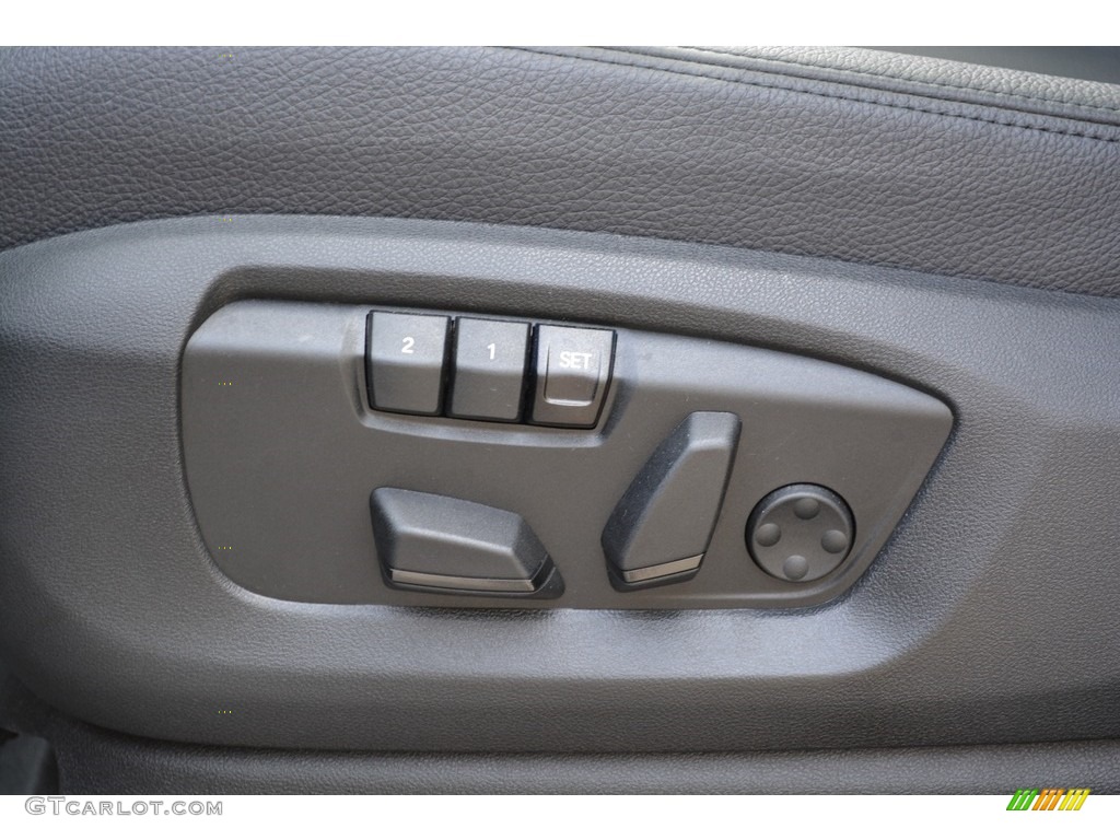 2017 BMW X5 xDrive35i Controls Photo #119665359