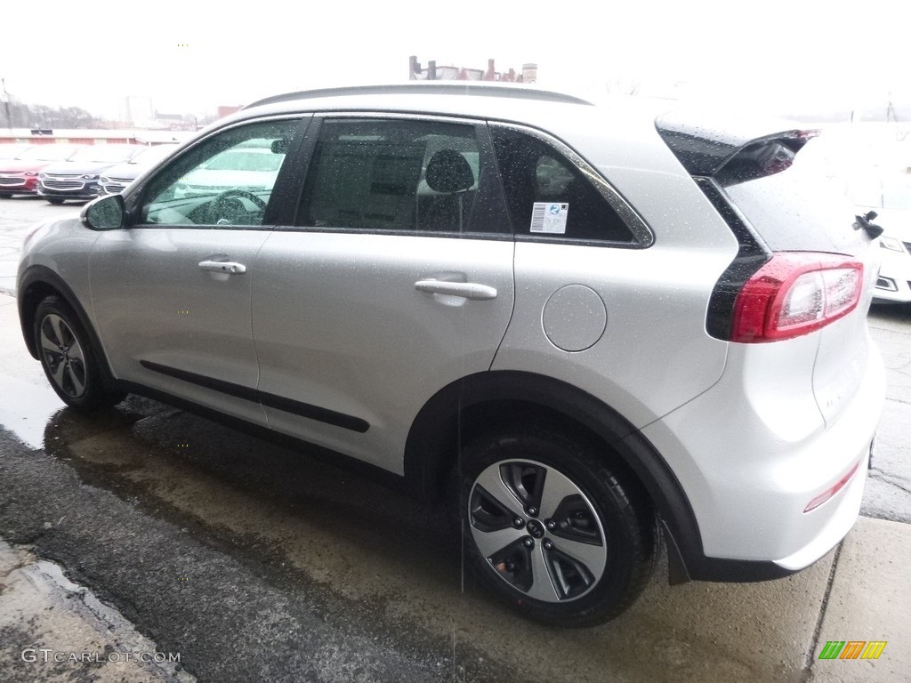 2017 Niro EX Hybrid - Silky Silver / Charcoal photo #5
