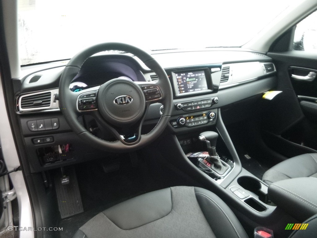 Charcoal Interior 2017 Kia Niro EX Hybrid Photo #119680767