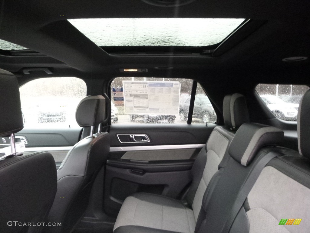 2017 Explorer XLT 4WD - Magnetic / Ebony Black photo #11
