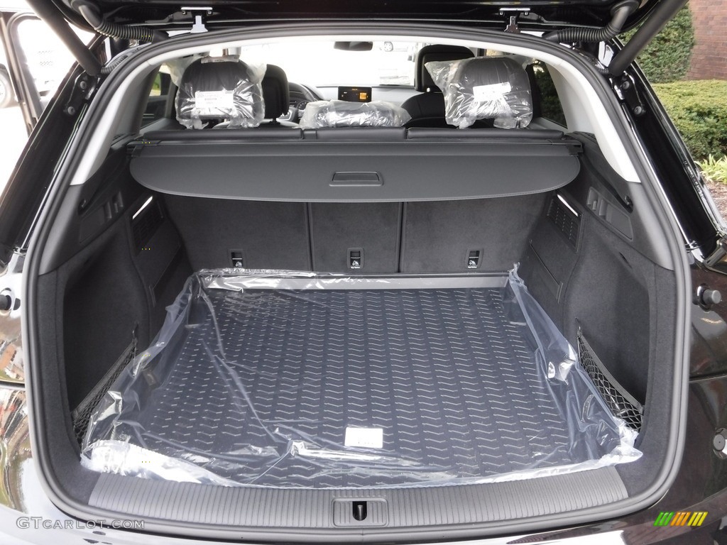 2018 Audi Q5 2.0 TFSI Premium quattro Trunk Photo #119701341
