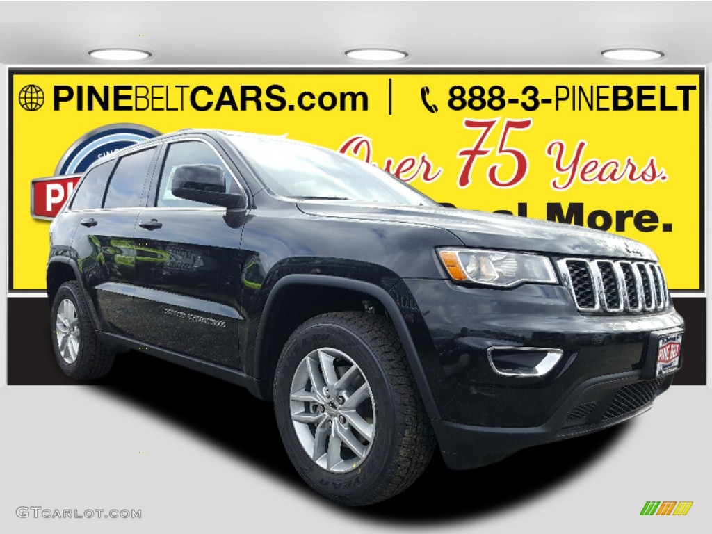 2017 Grand Cherokee Laredo 4x4 - Diamond Black Crystal Pearl / Black photo #1
