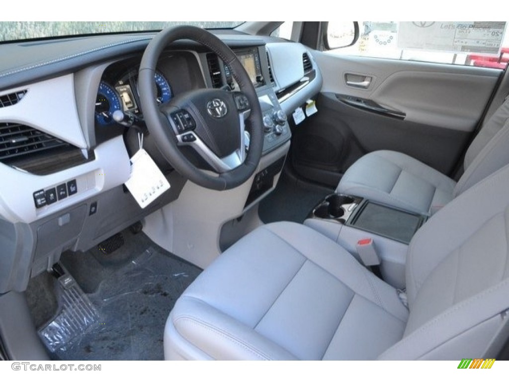 2017 Sienna XLE AWD - Midnight Black Metallic / Ash photo #5