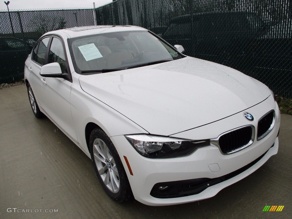 2017 3 Series 320i xDrive Sedan - Alpine White / Venetian Beige/Black photo #5