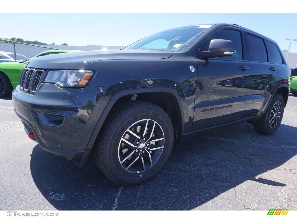 2017 Grand Cherokee Trailhawk 4x4 - Rhino / Black photo #1