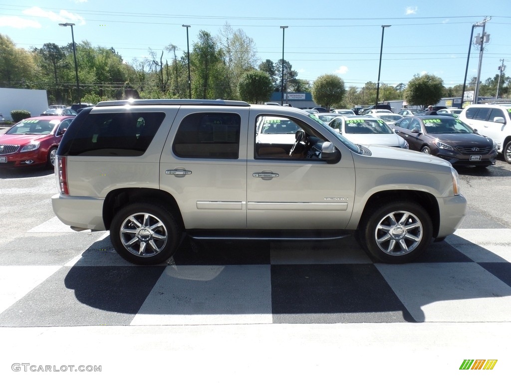 2013 Yukon Denali - Champagne Silver Metallic / Cocoa/Light Cashmere photo #3