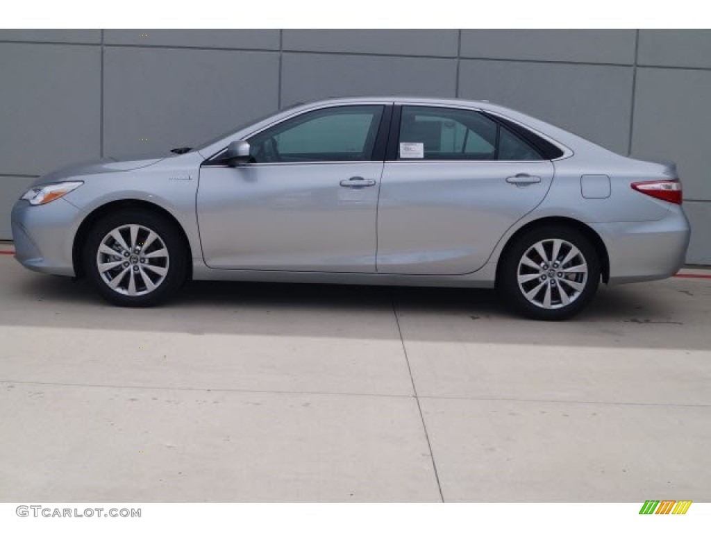 Celestial Silver Metallic 2017 Toyota Camry Hybrid XLE Exterior Photo #119735917