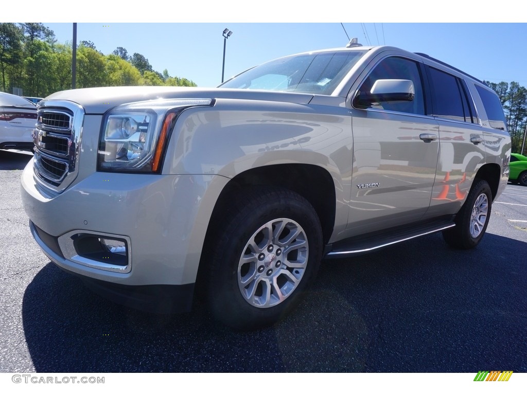 2015 Yukon SLE 4WD - Champagne Silver Metallic / Cocoa/Dune photo #3