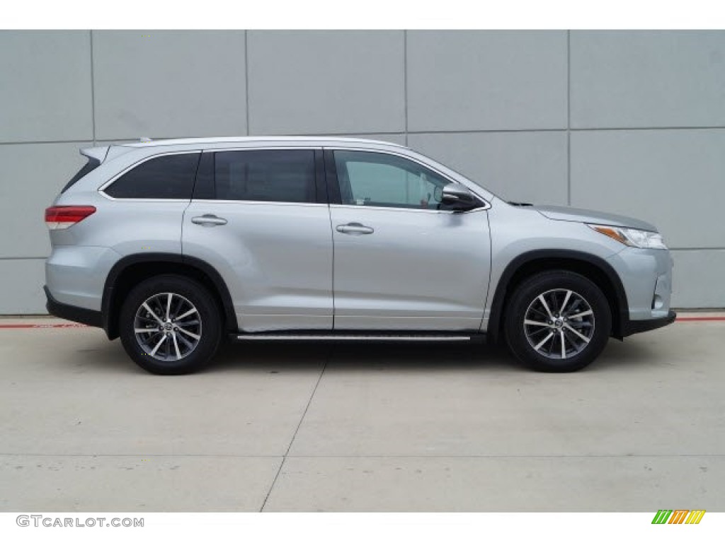 Celestial Silver Metallic 2017 Toyota Highlander XLE Exterior Photo #119738059