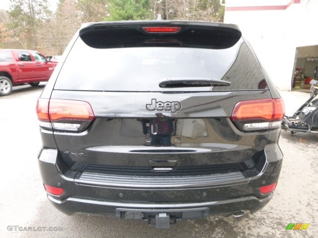 2017 Grand Cherokee Laredo 4x4 - Diamond Black Crystal Pearl / Black photo #5