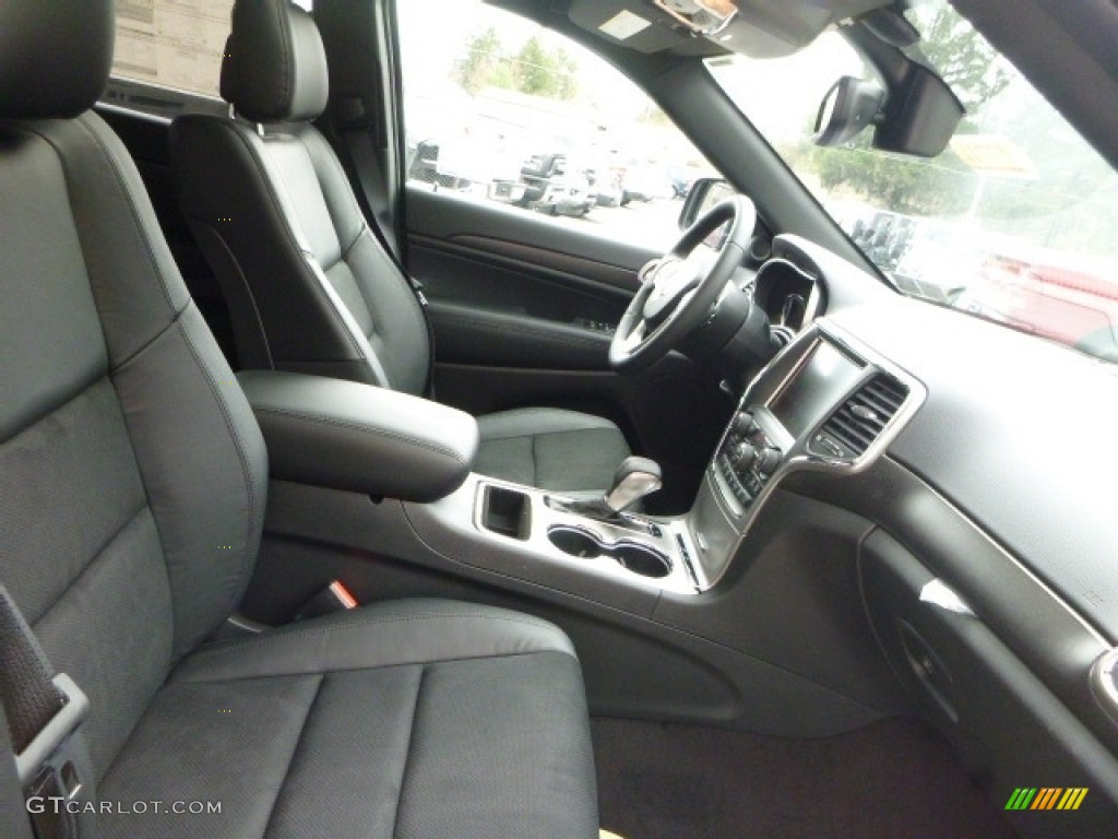 2017 Grand Cherokee Laredo 4x4 - Diamond Black Crystal Pearl / Black photo #7