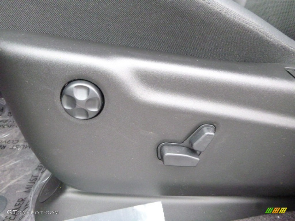 2017 Grand Cherokee Laredo 4x4 - Diamond Black Crystal Pearl / Black photo #15