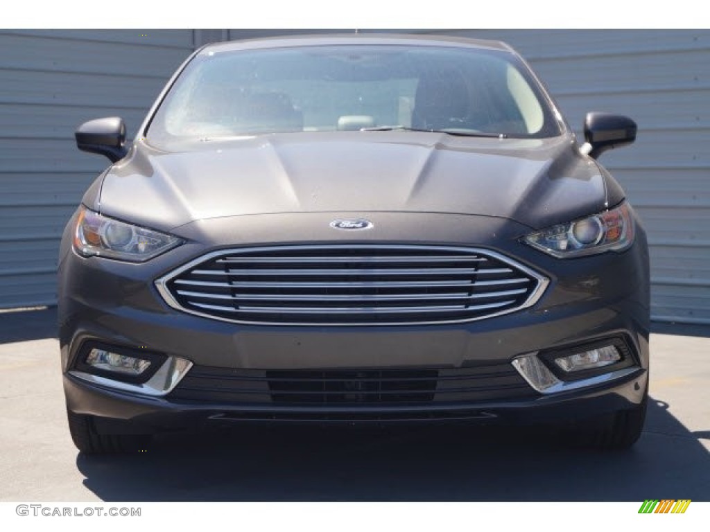 2017 Fusion SE - Magnetic / Ebony photo #2