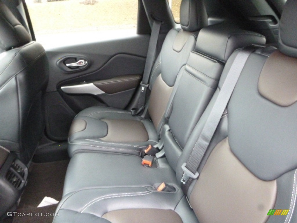 2017 Jeep Cherokee Limited 4x4 Rear Seat Photos
