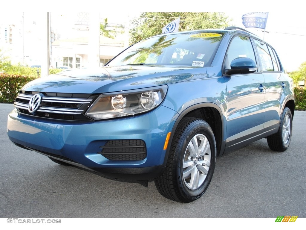 2017 Tiguan S - Pacific Blue Metallic / Sandstone photo #5