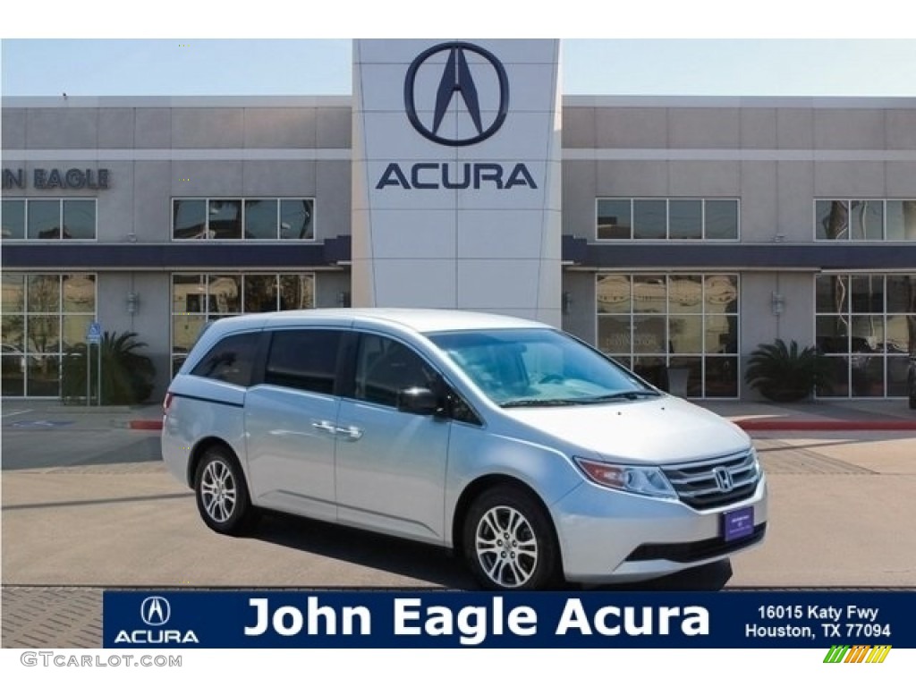 Alabaster Silver Metallic Honda Odyssey