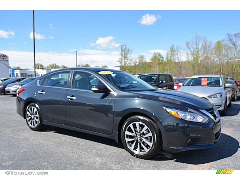 2017 Altima 2.5 S - Gun Metallic / Charcoal photo #1