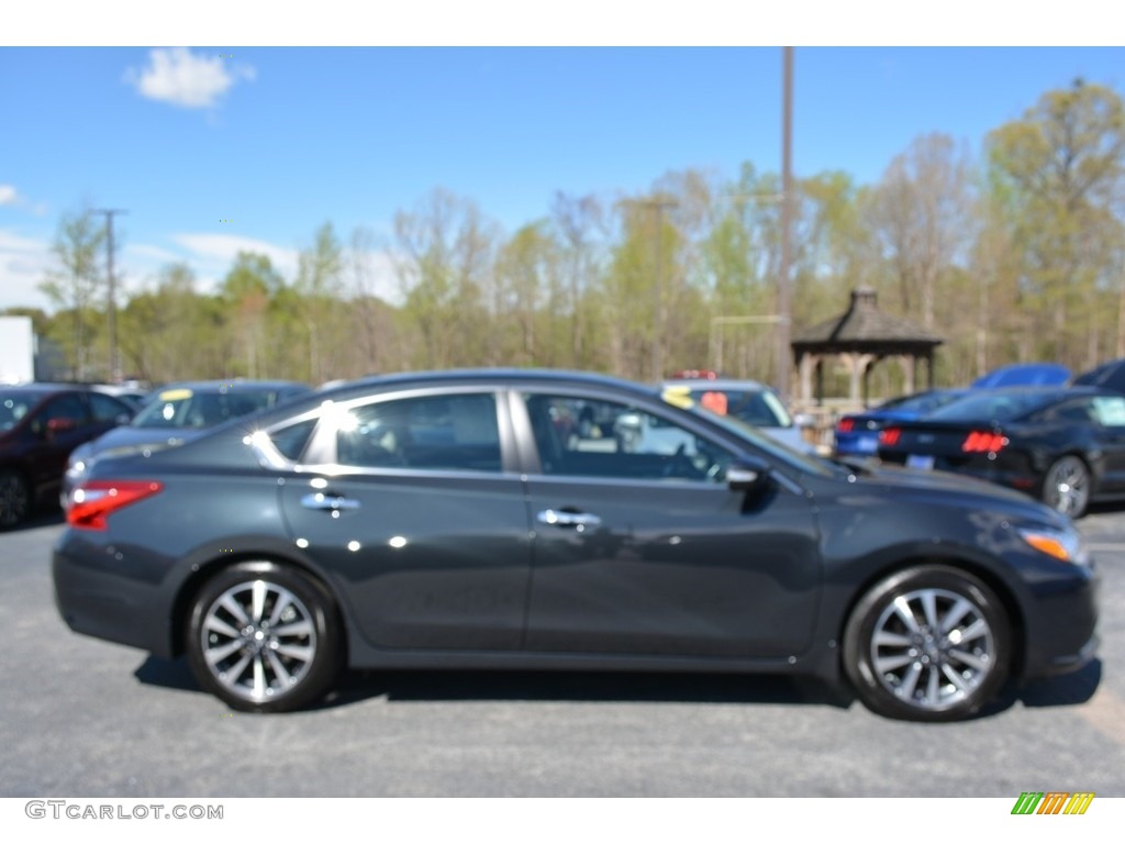 2017 Altima 2.5 S - Gun Metallic / Charcoal photo #2