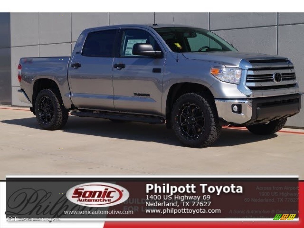 2017 Tundra SR5 TSS Off-Road CrewMax 4x4 - Silver Sky Metallic / Graphite photo #1
