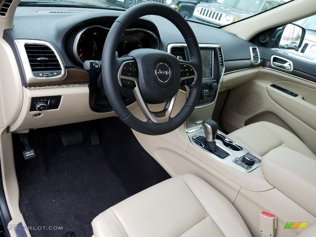 2017 Grand Cherokee Limited 4x4 - Diamond Black Crystal Pearl / Black/Light Frost Beige photo #10