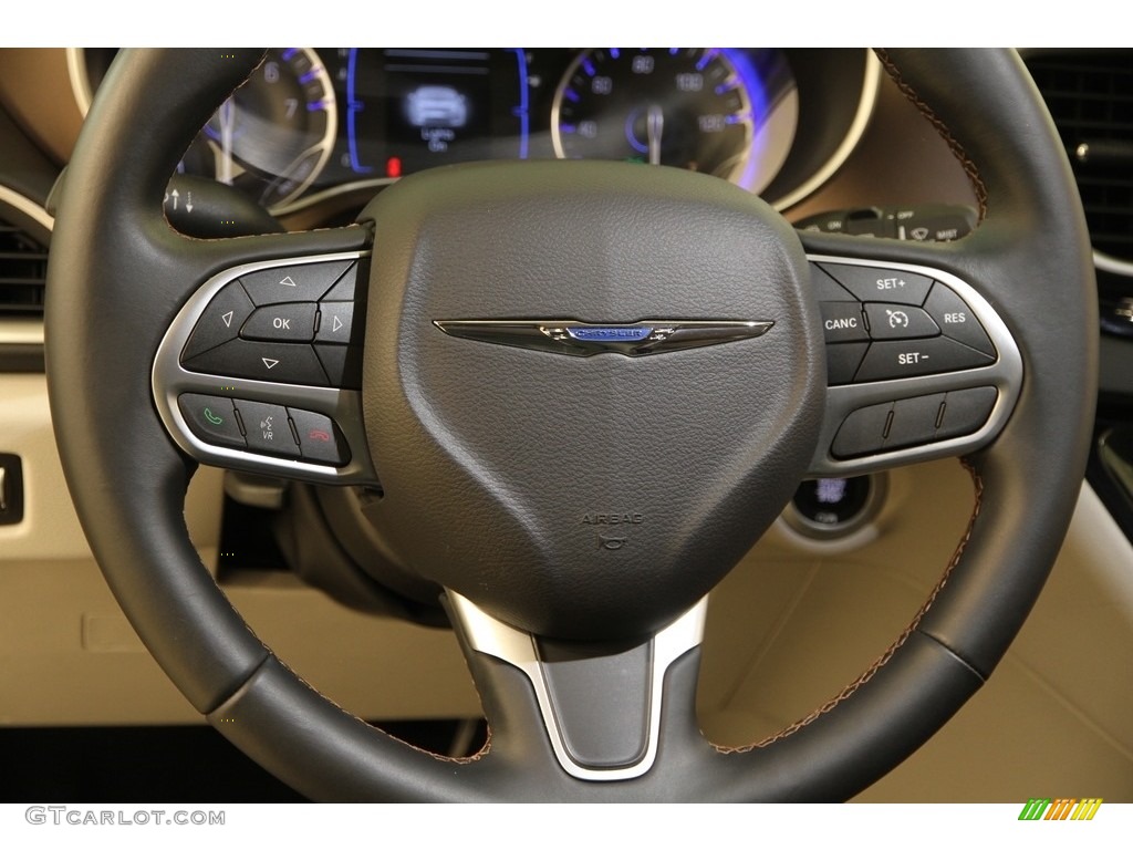2017 Chrysler Pacifica Touring L Steering Wheel Photos