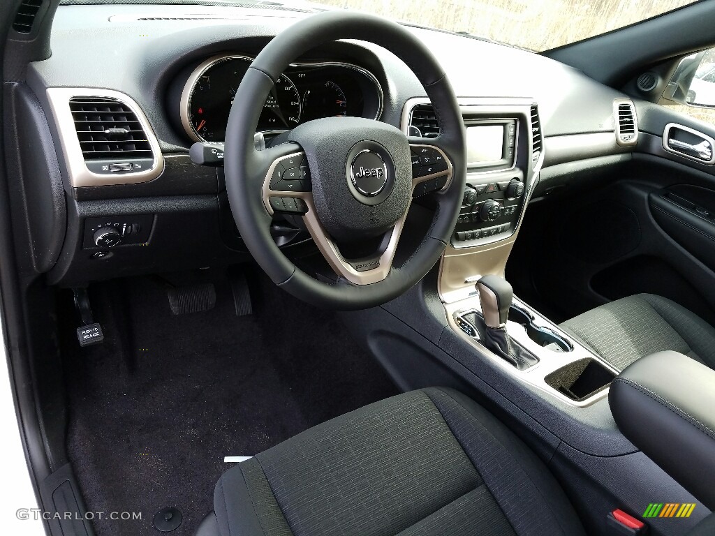 2017 Grand Cherokee Laredo 4x4 - Bright White / Black photo #9