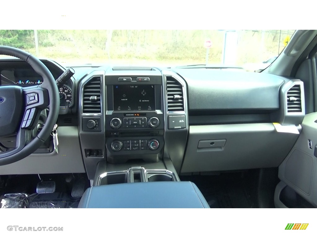 2017 F150 XLT SuperCab 4x4 - Oxford White / Earth Gray photo #19
