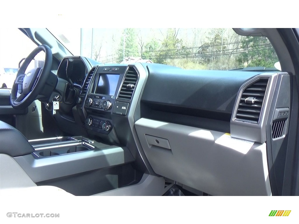 2017 F150 XLT SuperCab 4x4 - Oxford White / Earth Gray photo #25