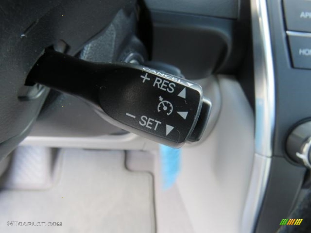 2017 Toyota Camry LE Controls Photo #119770253