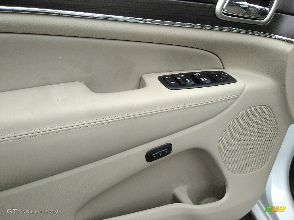 2017 Grand Cherokee Overland 4x4 - Ivory Tri-Coat / Brown/Light Frost Beige photo #3