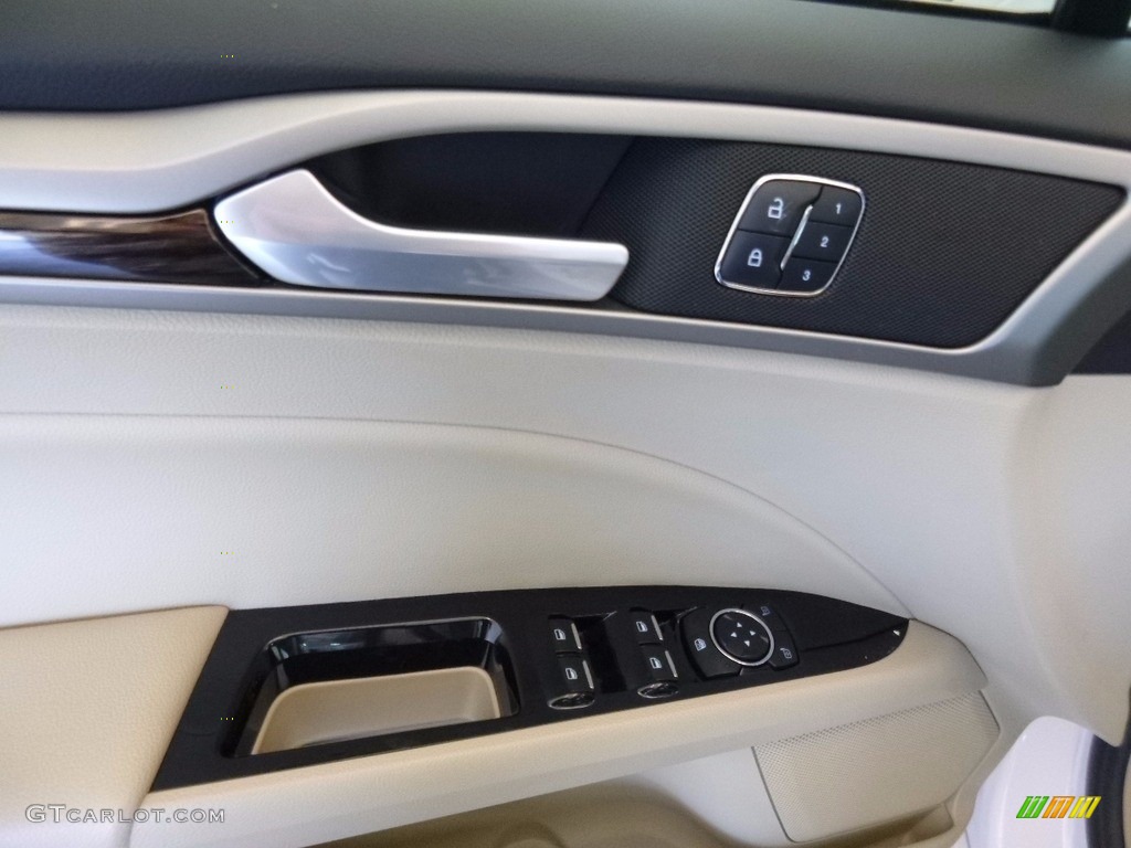 2016 Fusion SE AWD - White Platinum Tri-Coat Metallic / Dune photo #10