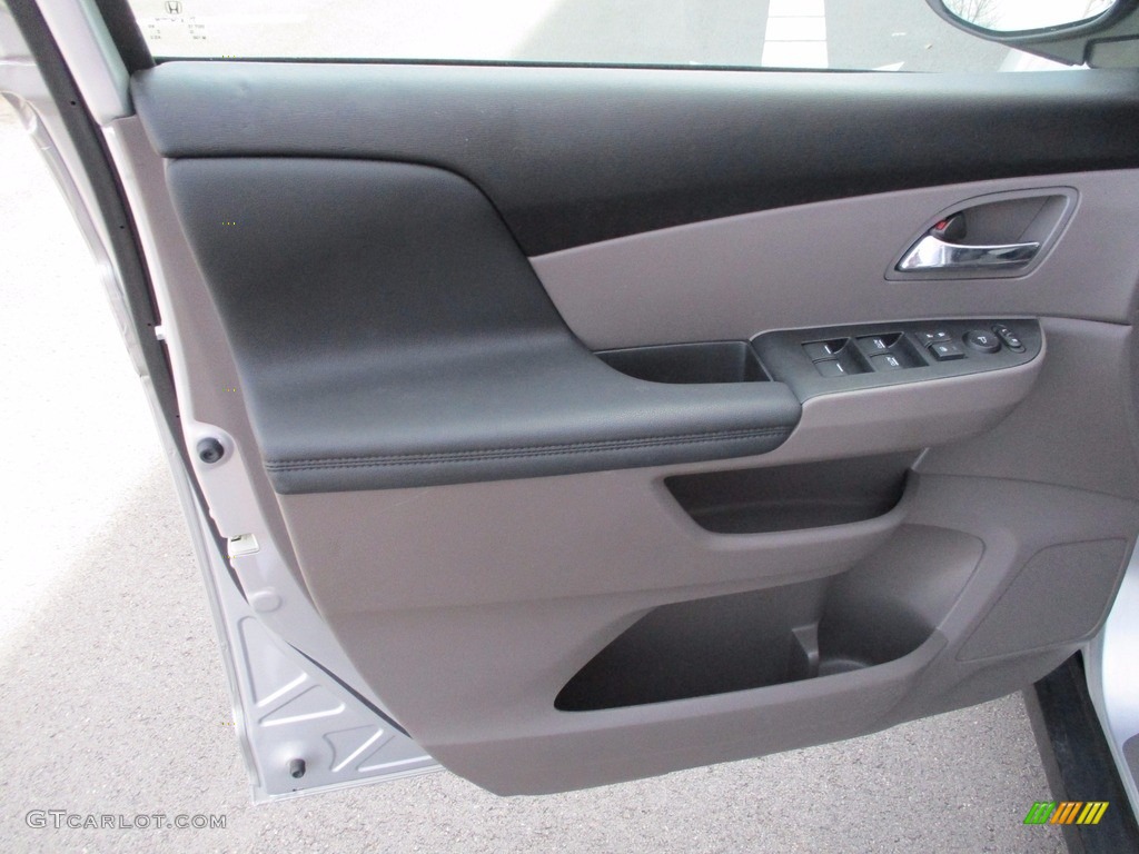 2014 Honda Odyssey EX-L Door Panel Photos