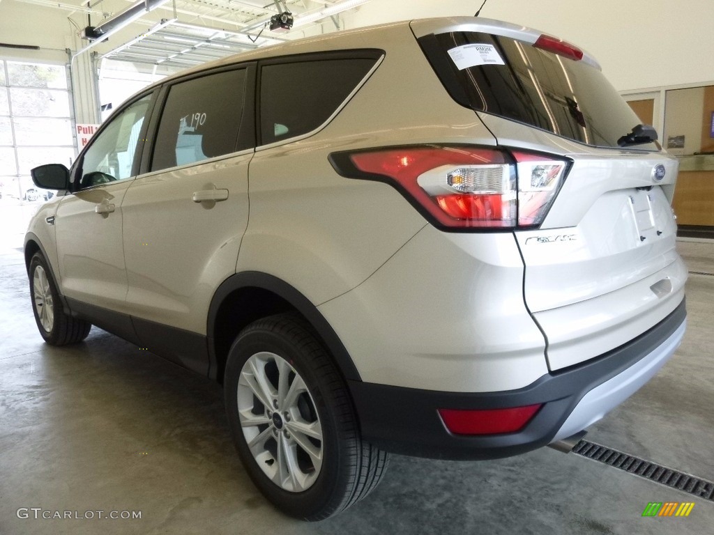 2017 Escape SE 4WD - White Gold / Charcoal Black photo #4