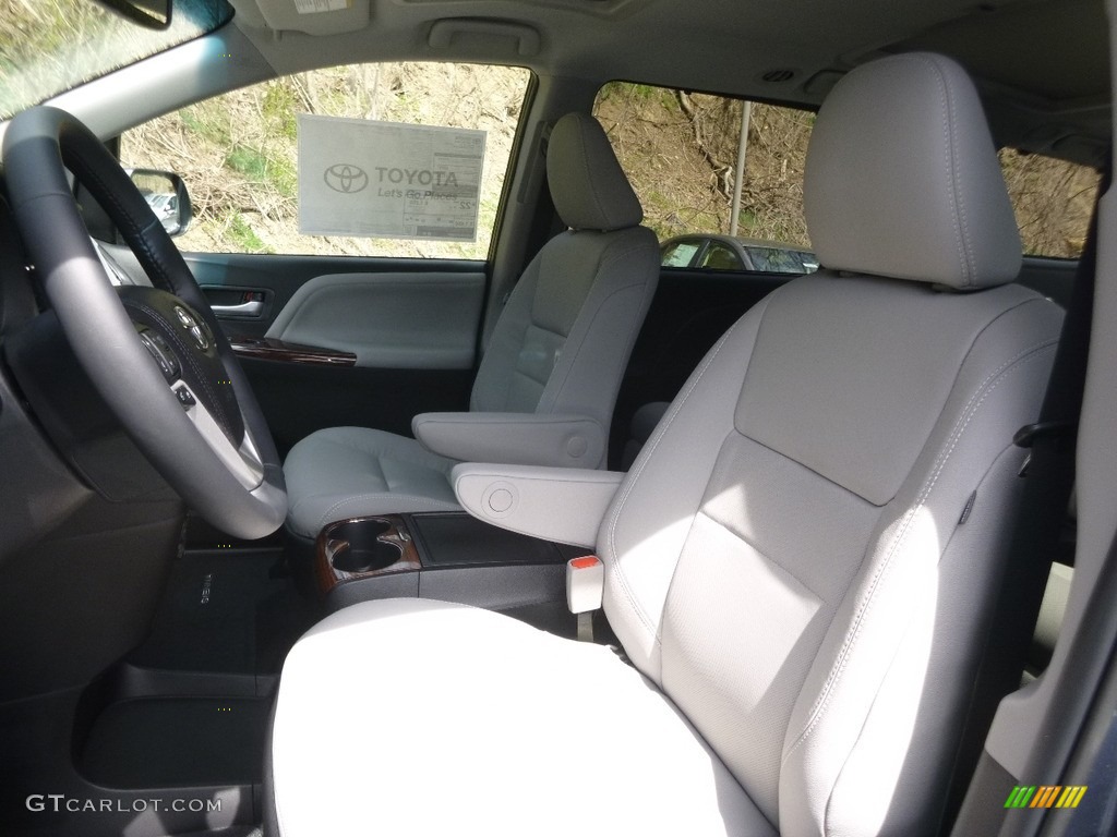 Ash Interior 2017 Toyota Sienna Limited Photo #119780761